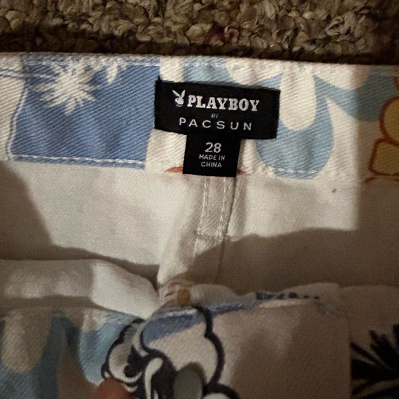 Playboy All Over Print Skirt. Size 28 - Picture 2 of 4